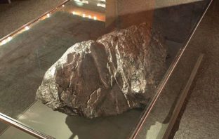 graphite in electrochemical batteries
