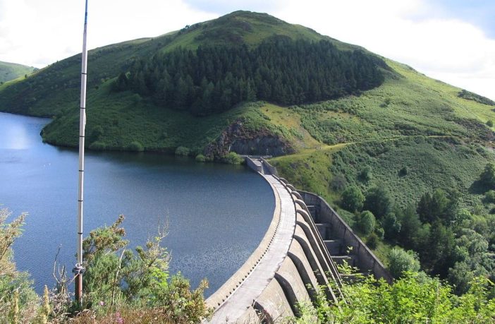 Clywedog Reservoir, Wales: Badgernet: CC 3.0: https://commons.wikimedia.org/wiki/File:Badgernet_Clywedog_reservoir_3.JPG