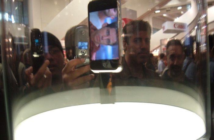 apple phones and batteries