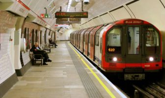 london underground commuters