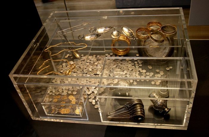 ancient roman greenhouse shadows