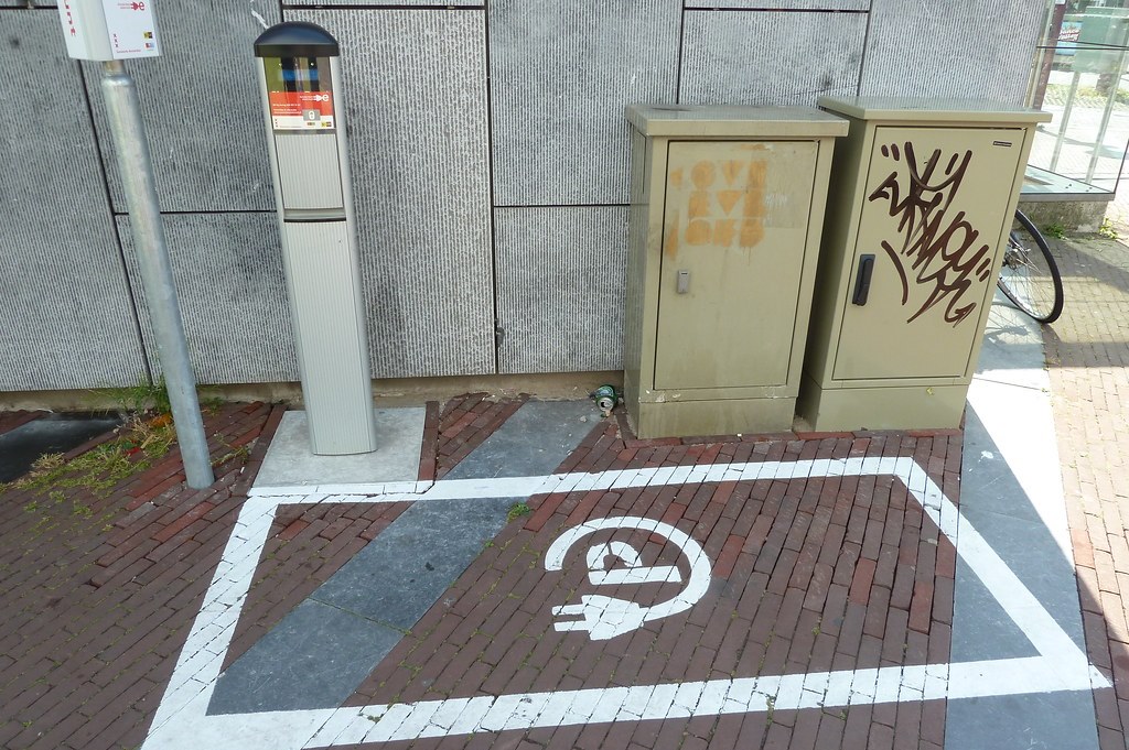 lead batteries could assist with EV charging