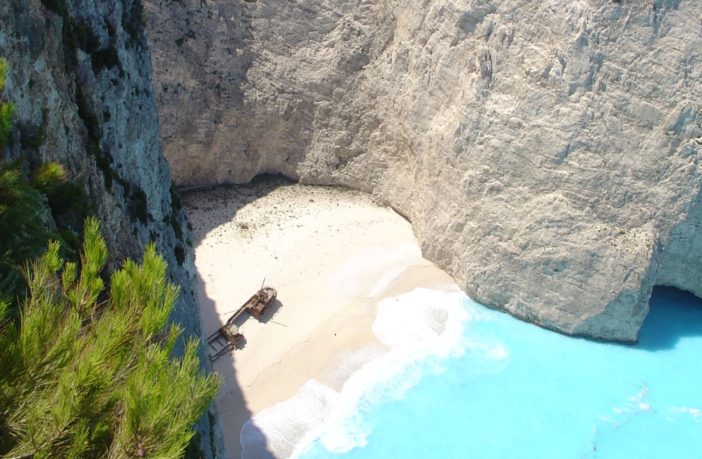 16 covidiots quarantine 200 passengers