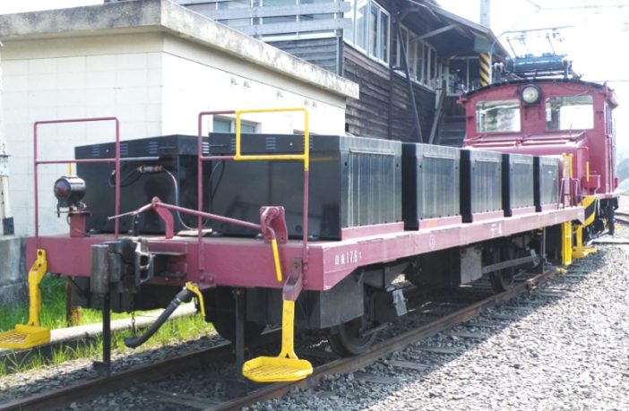 more advantages to batteries in freight cars