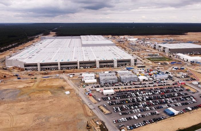 elon musk tweaks battery policy