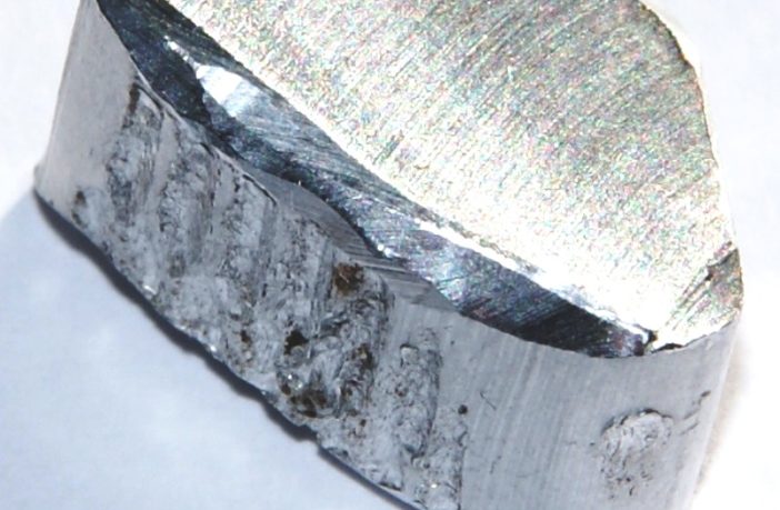 new battery design from abundant materials