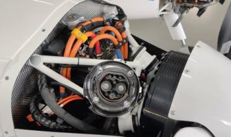 pilots learn to fly on batteries