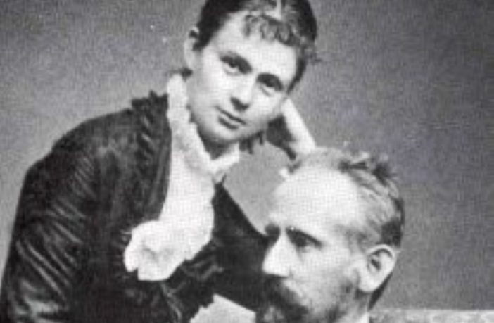 first dry cell battery