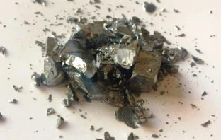 what is silicon doing in batteries