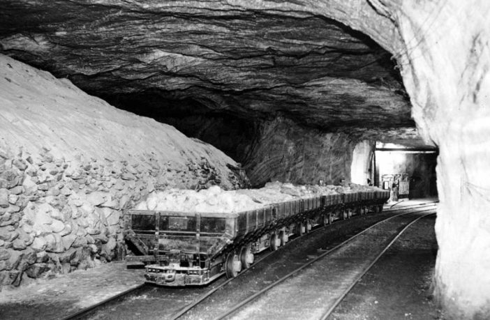 large scale hydrogen storage