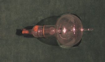 was edison’s first light bulb