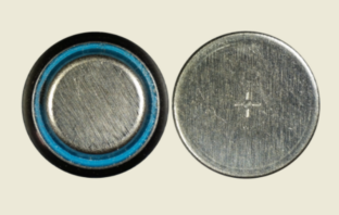 iron-air electro-chemical cells