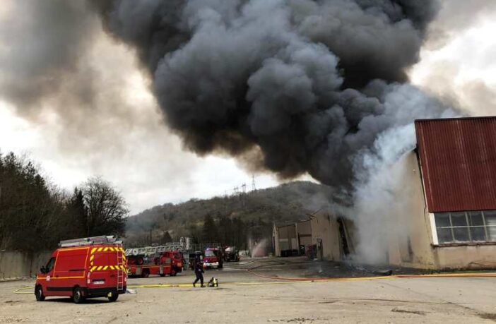 massive lithium-battery fire