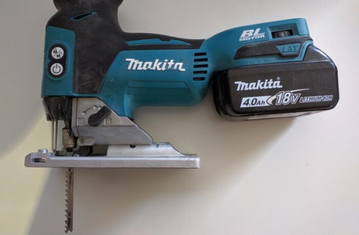 remove power tool batteries