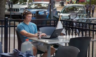 a longer lasting laptop battery