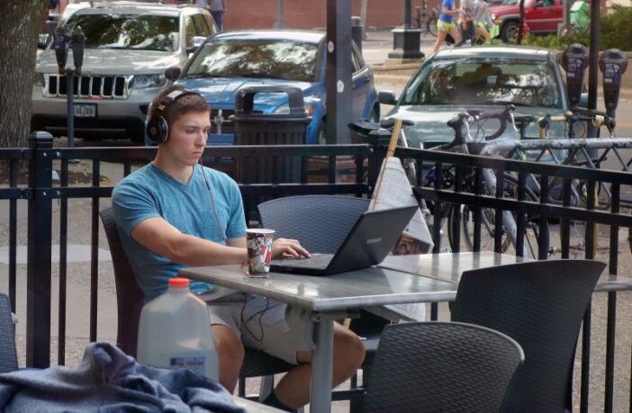 a longer lasting laptop battery