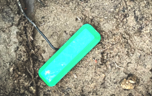 fuel cell that runs on dirt